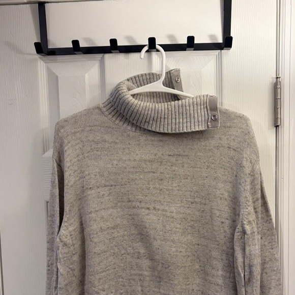 GAP Ribbed Knit Sweater in Gray - Picture 4 of 7